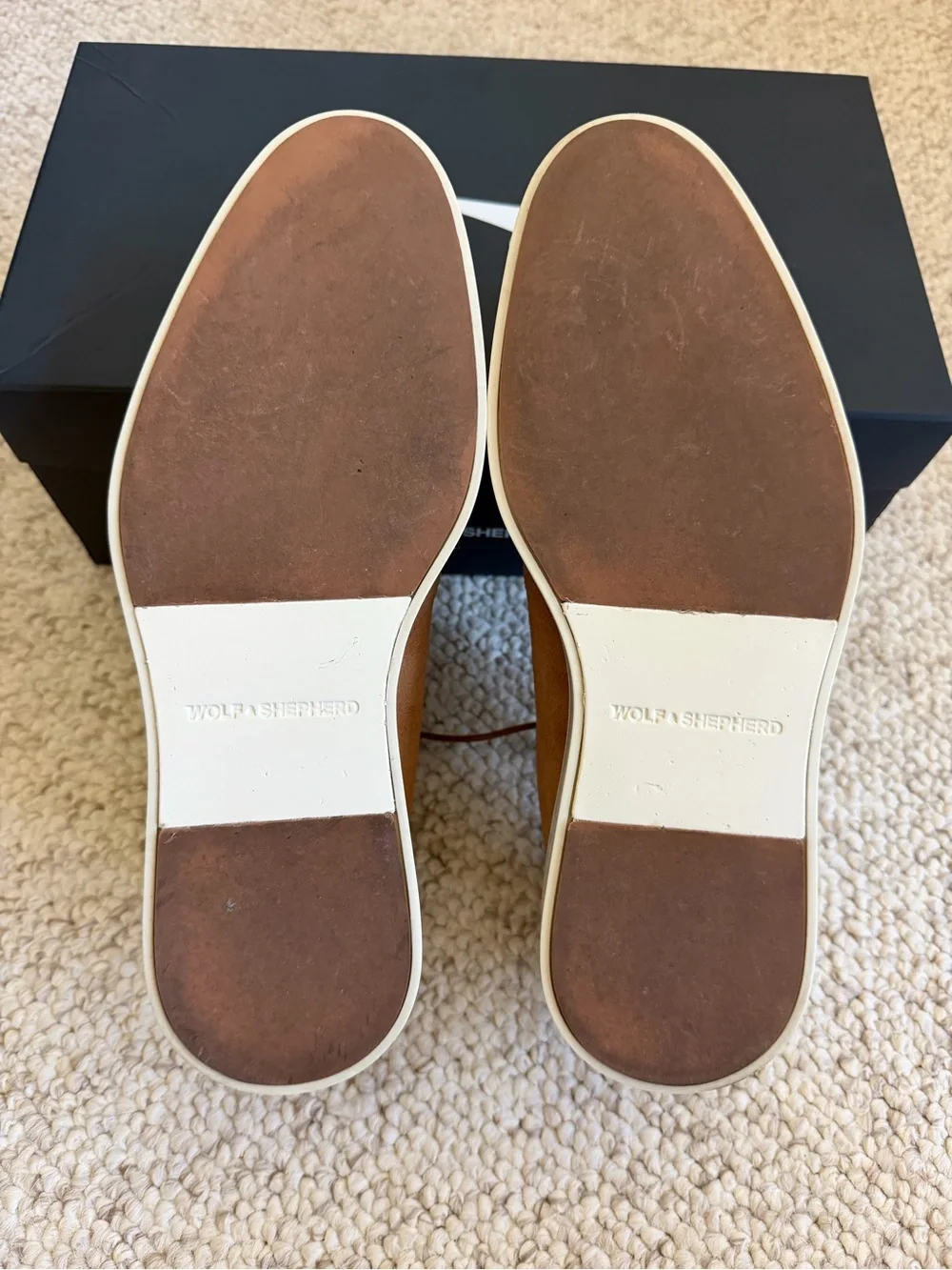Wolf & Shepherd stylish brown